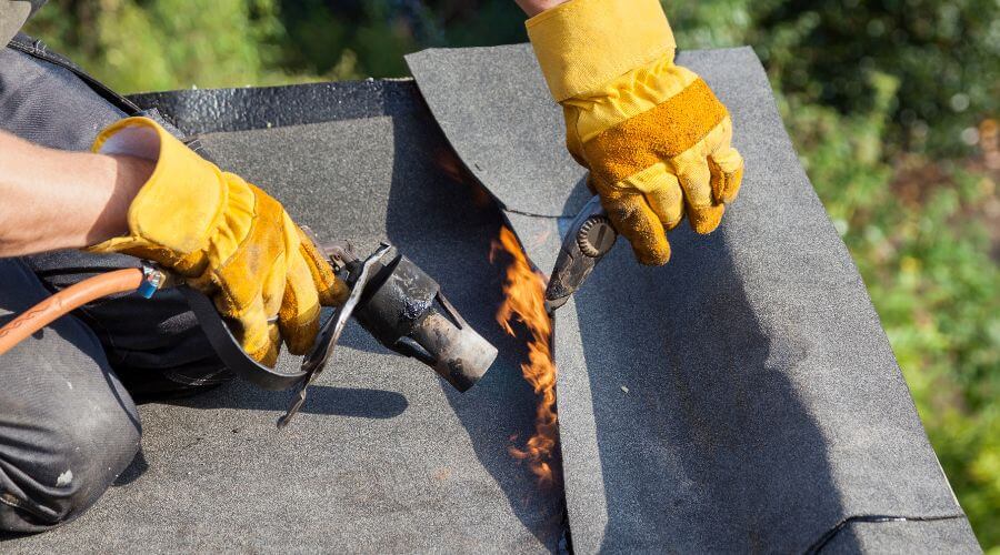 Professional gutter cleaning in Spring Grove, IL